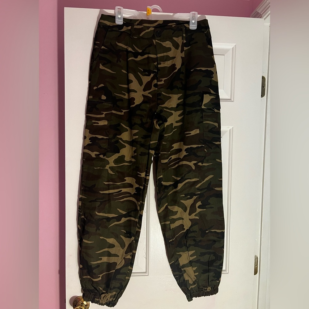 Army fatigue cargo pants